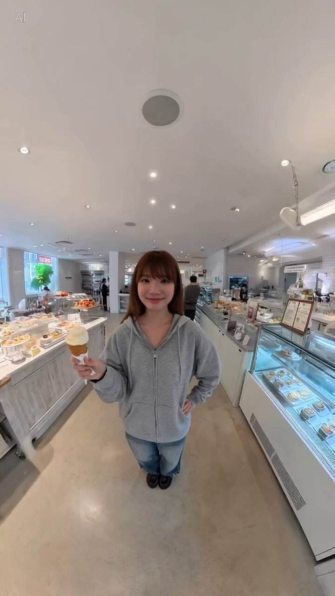 甜點店全景自拍