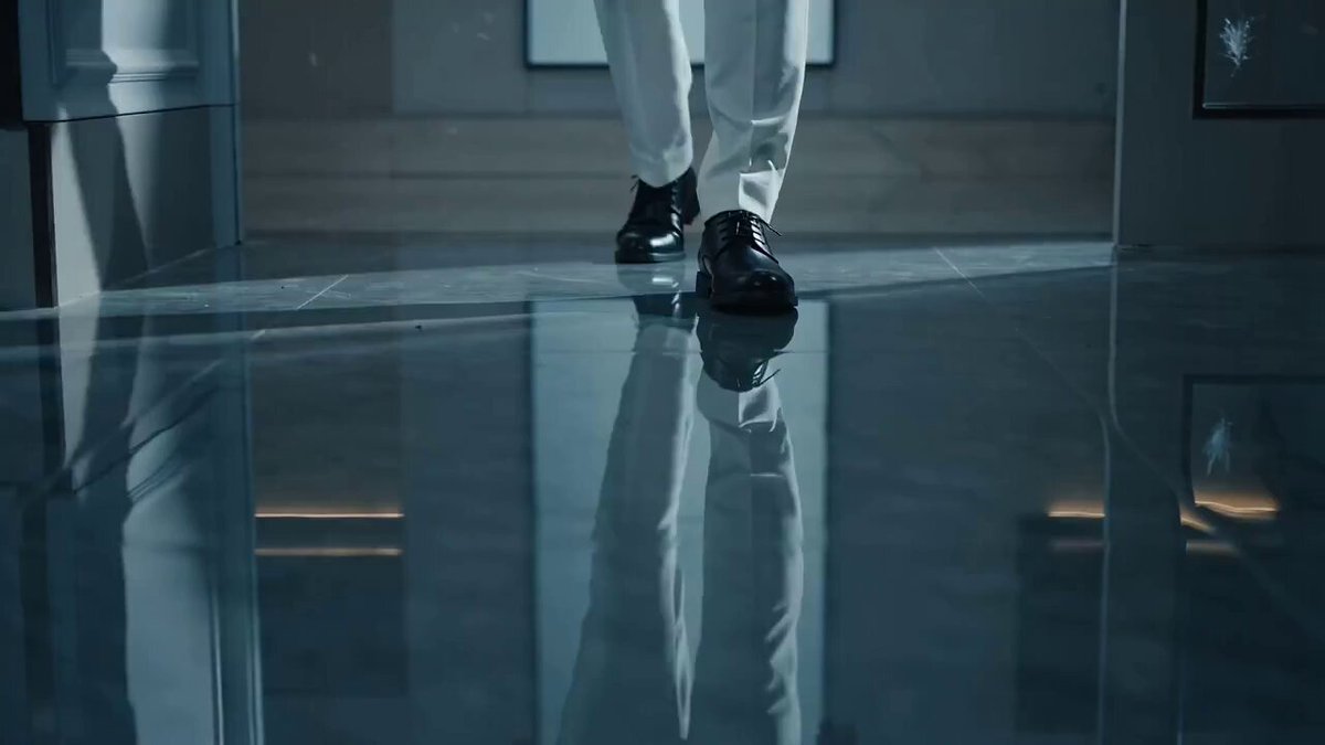 Prompt de Entrada Cinematográfica para um Personagem Chefe
