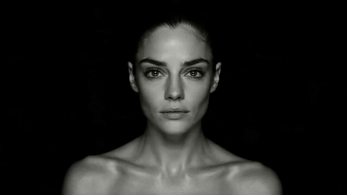 High Fashion Chiaroscuro Dissolve Animation