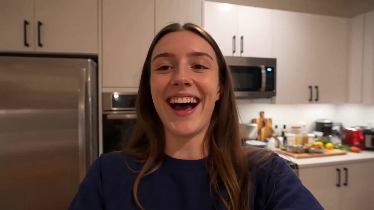 Friendsgiving Smartphone Home Video