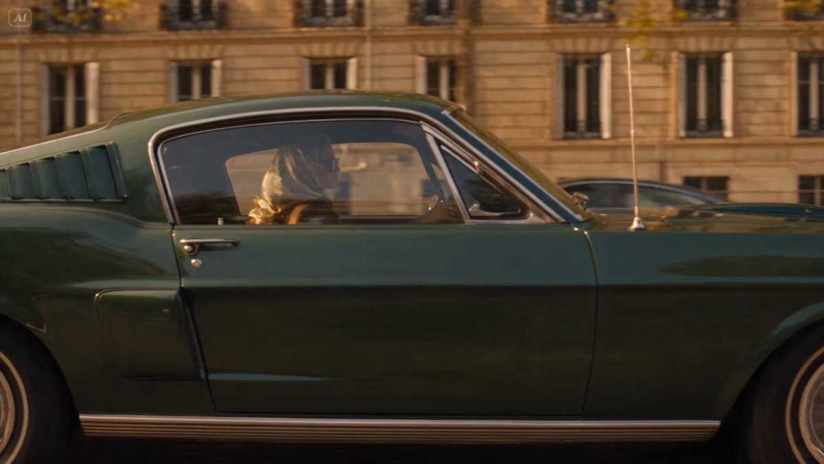 Klassischer Mustang bei Sonnenuntergang