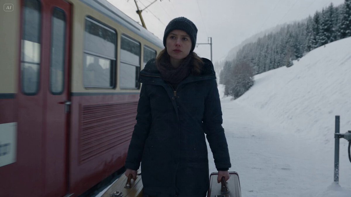 Geheimnis am Schweizer Bergbahnhof im Winter