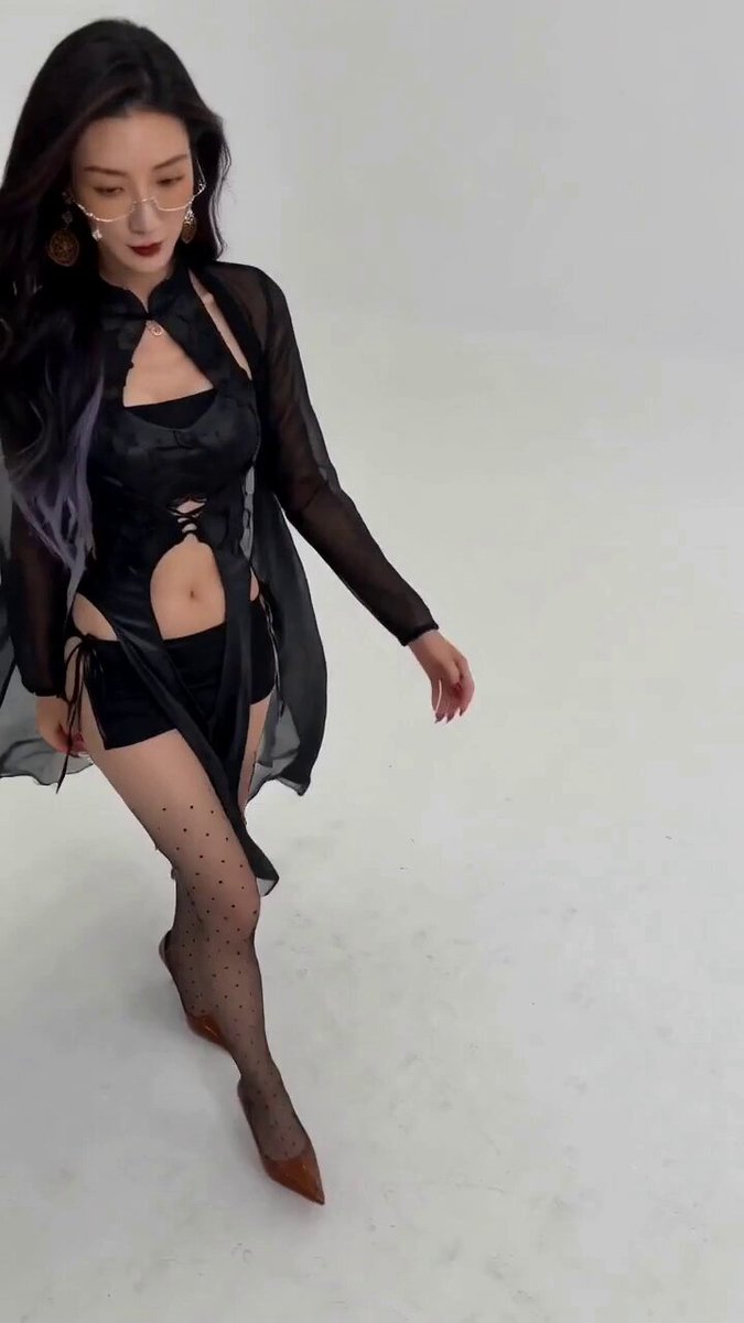 Seedance 2.0 Fashion-Model-Video-Prompt