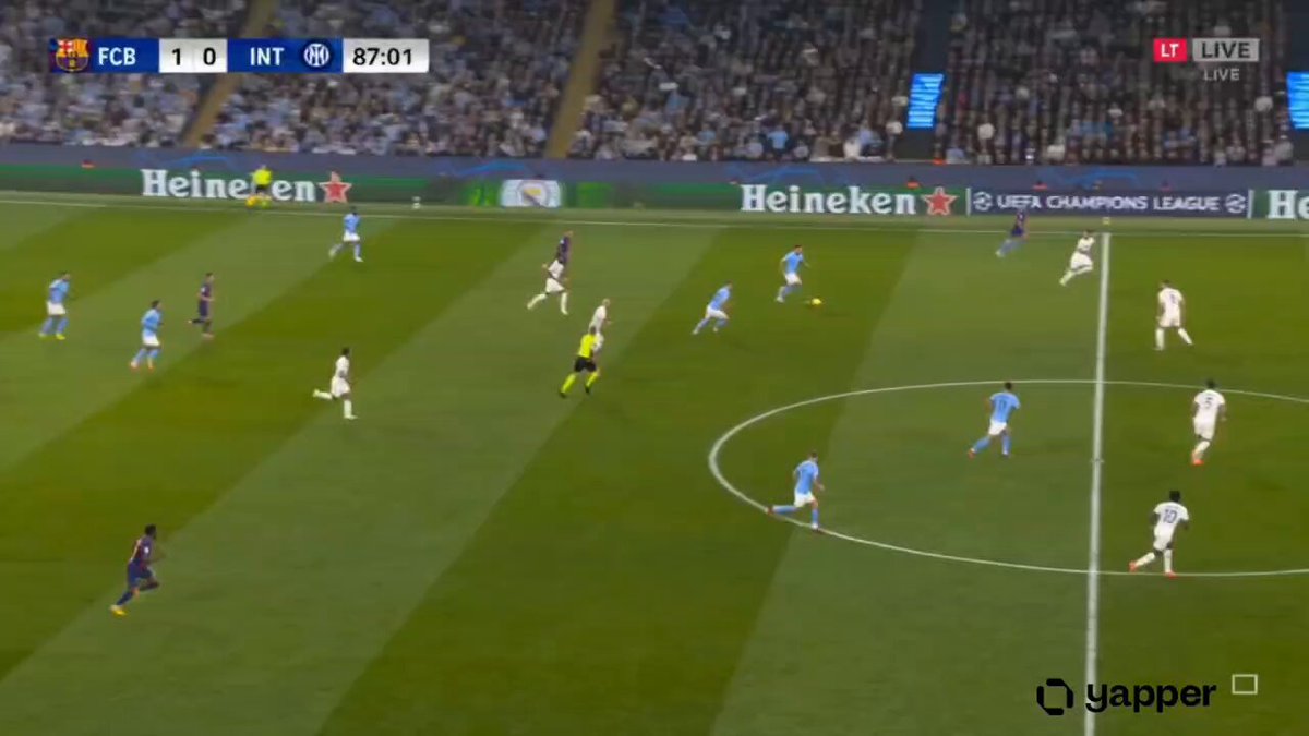 Hyperrealistische Live-Fußballübertragung